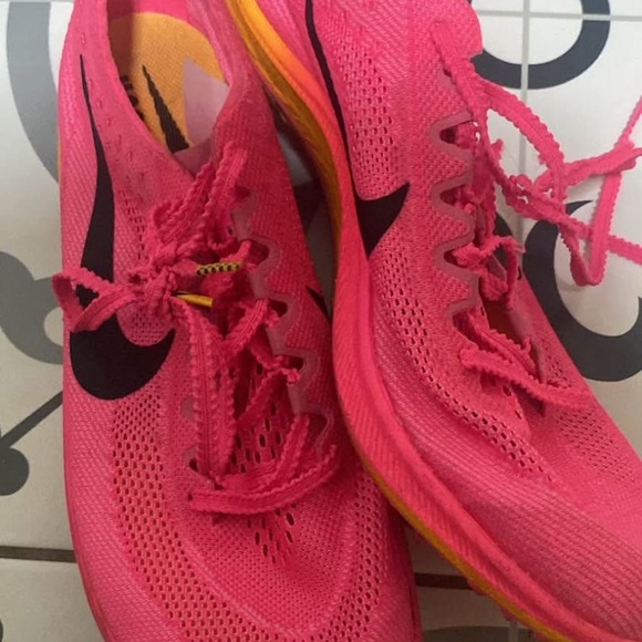 Nike Women's Bright Pink Athletic Shoes - Picture 1 of 2